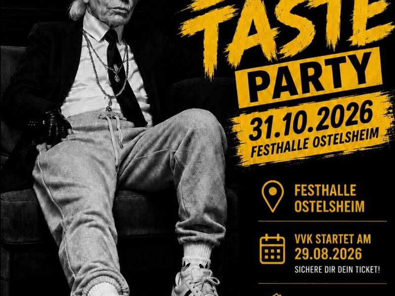 Ein Mann mit geblendetem Gesicht trägt Anzug und Jogginghose, umgeben von Informationen über eine "Bad Taste Party" am 31.10.2026 in der Festhalle Ostelsheim.
